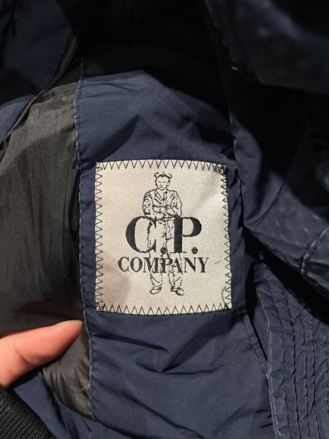 cp컴퍼니 네이비 고글 덕 다운 패디드 점퍼 상품이미지8