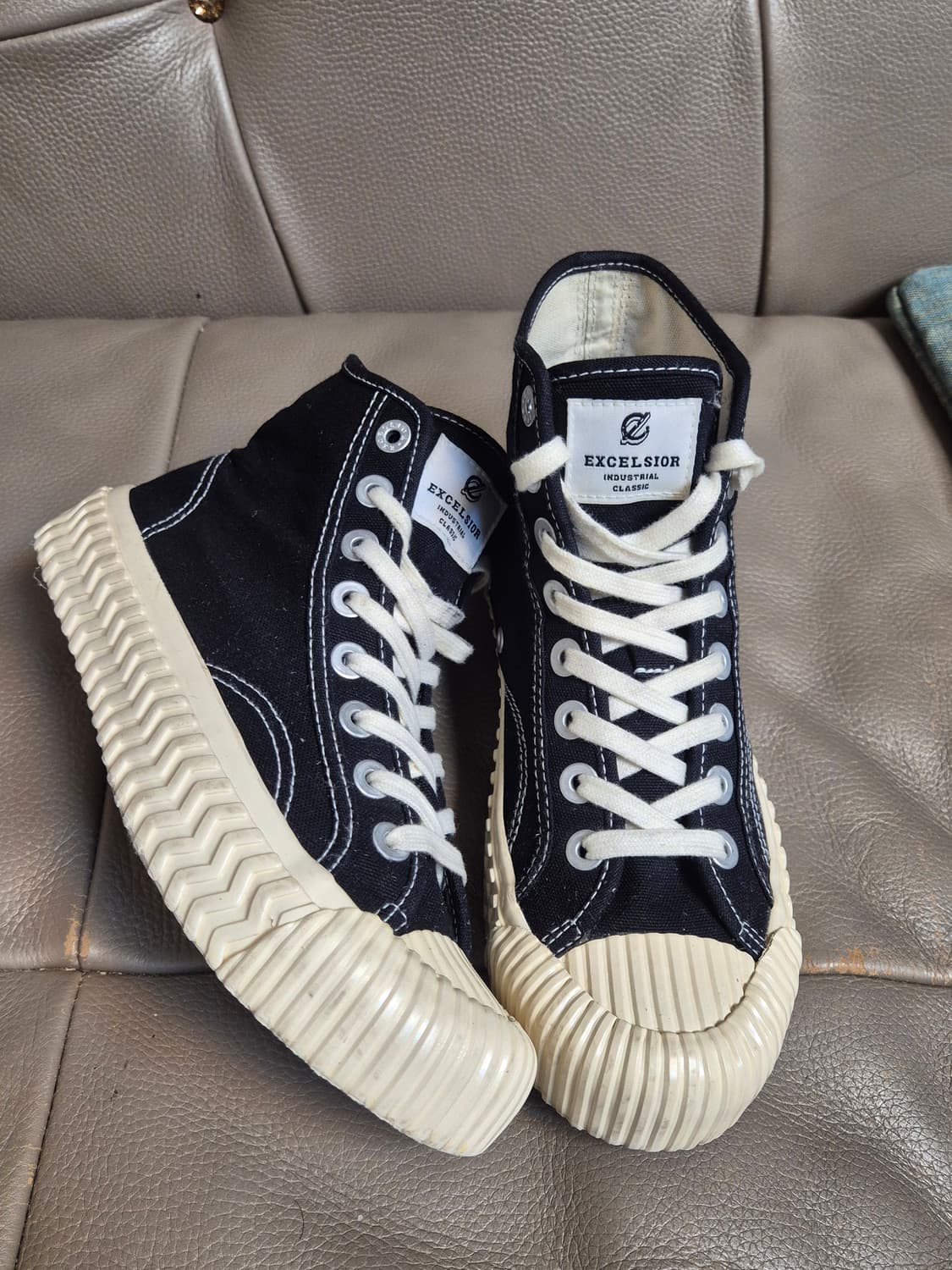 엑셀시오볼트 하이 남녀공용  240 상품이미지1