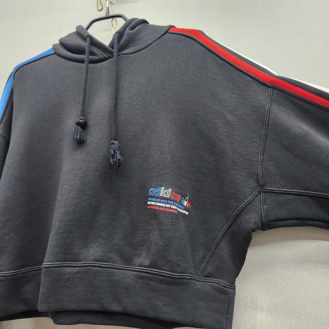 아디다스 멀티컬러 삼선 백 로고 크롭 후드티 M(XL) 상품이미지3