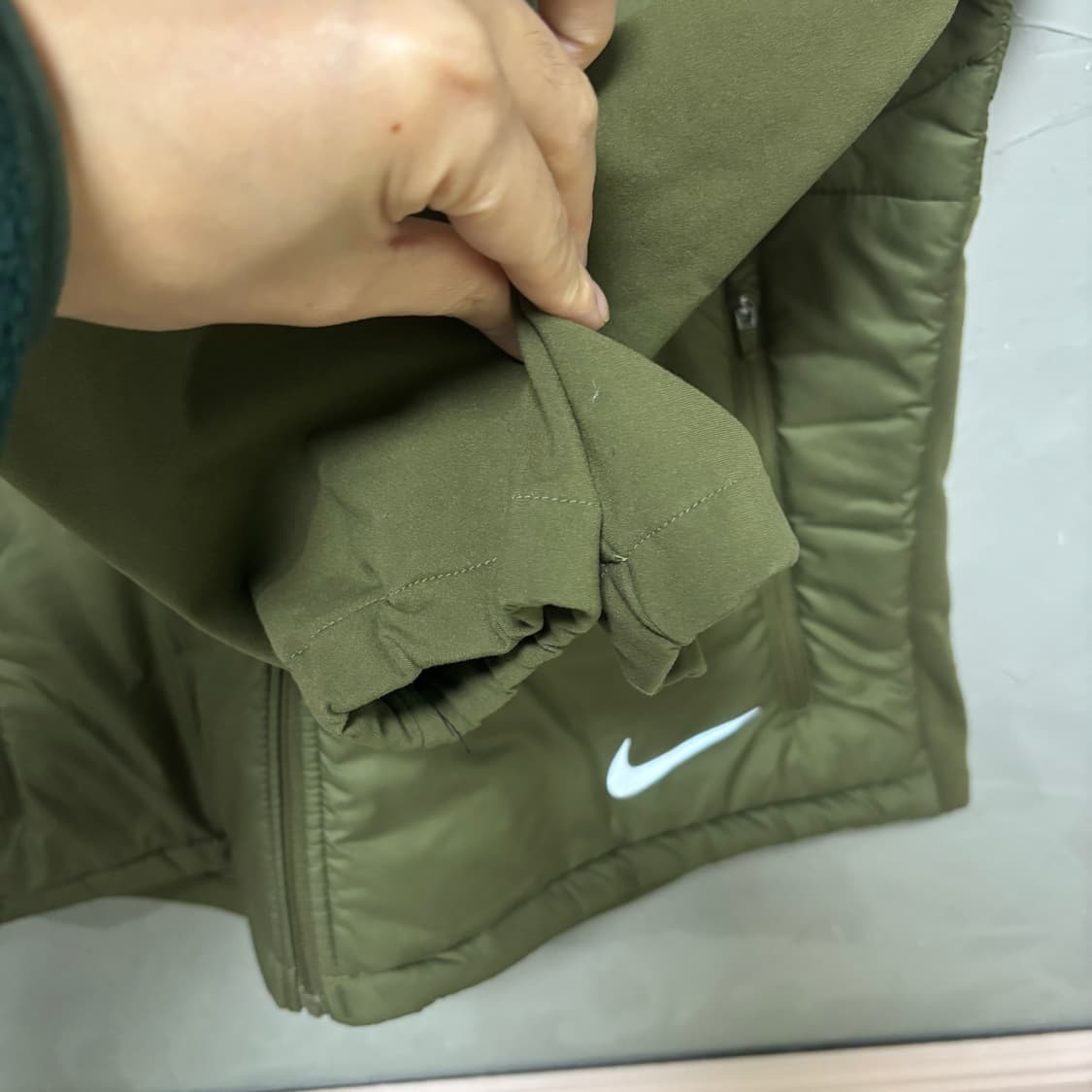 나이키 러닝 에어로레이어 경량 패딩 카키 상품이미지4