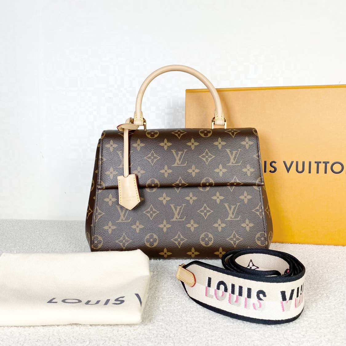 루이비통 클루니 bb 토트백 상품이미지1