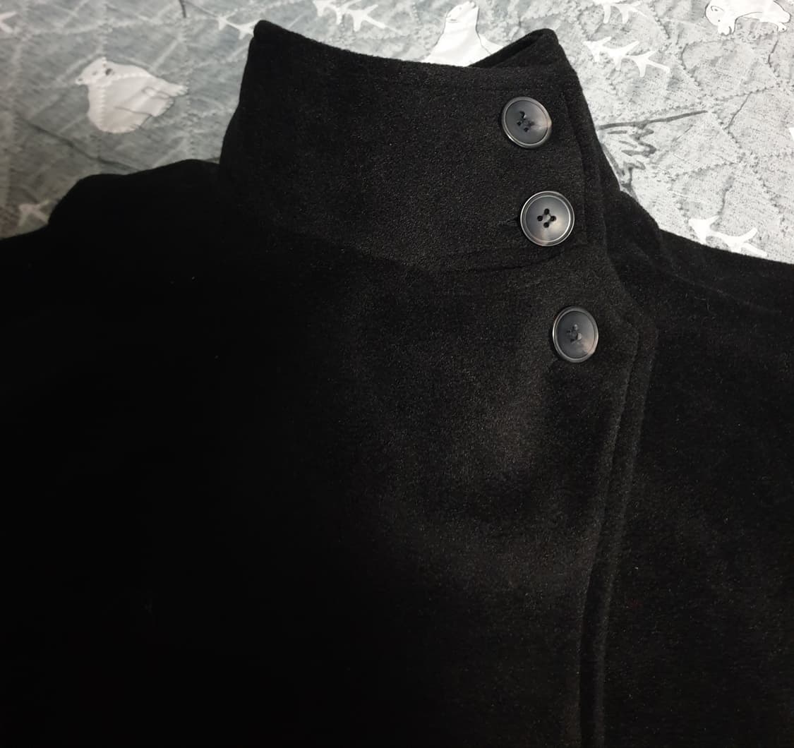 퍼스트제이 넥버튼 울 미디코트 블랙 (F) 상품이미지3