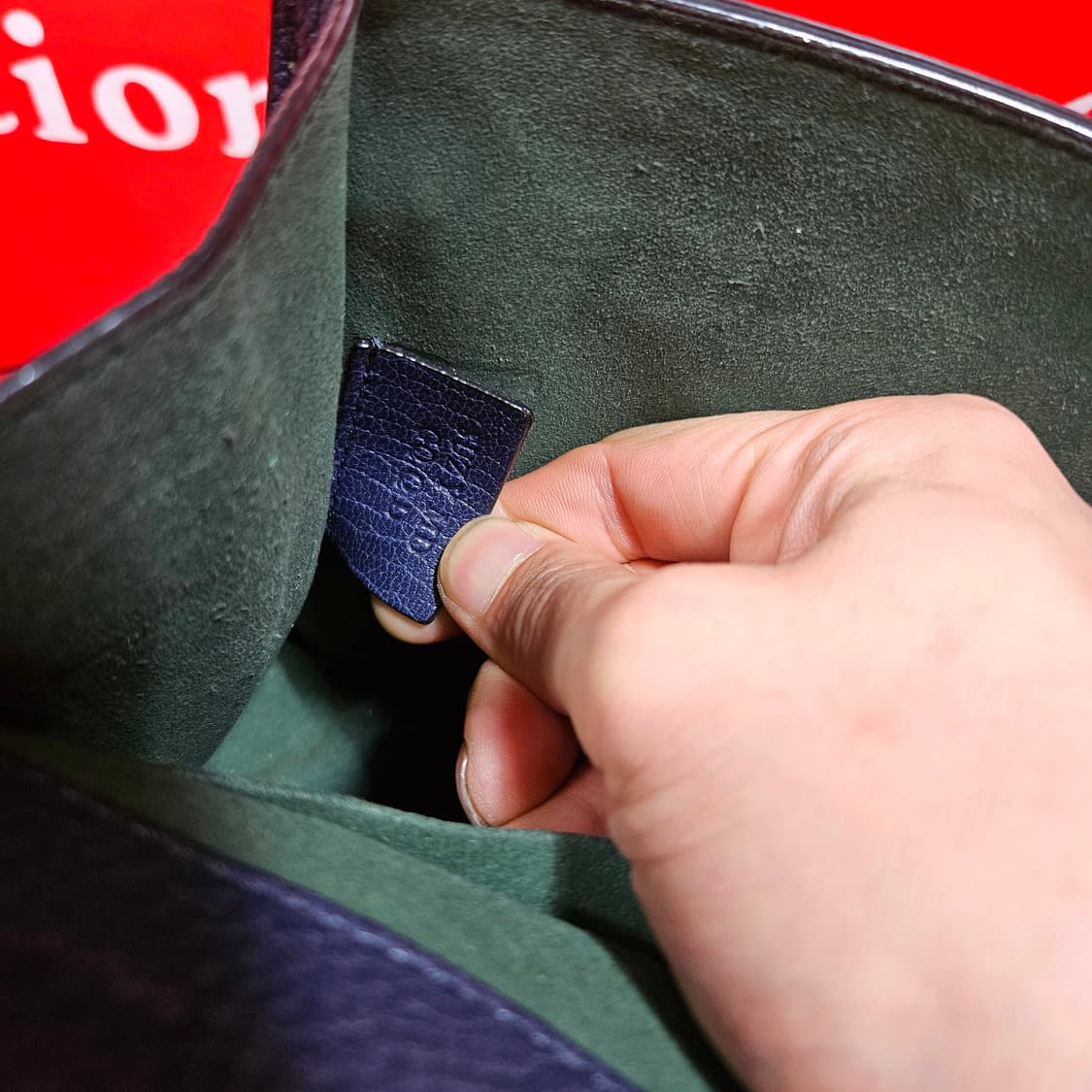 발리(BALLY) SUZY 실버 체인 크로스백 24 x 23 x 7 상품이미지7