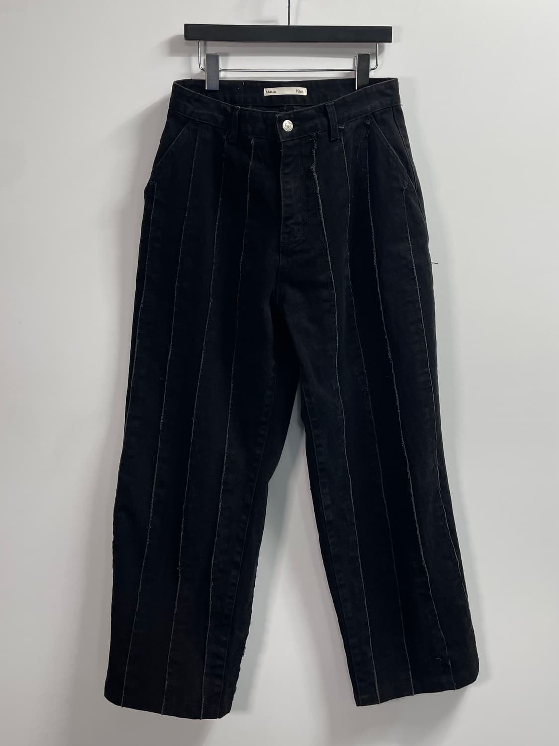 마땡킴 컷팅 루즈 블랙 데님팬츠 (onp.36) 상품이미지1