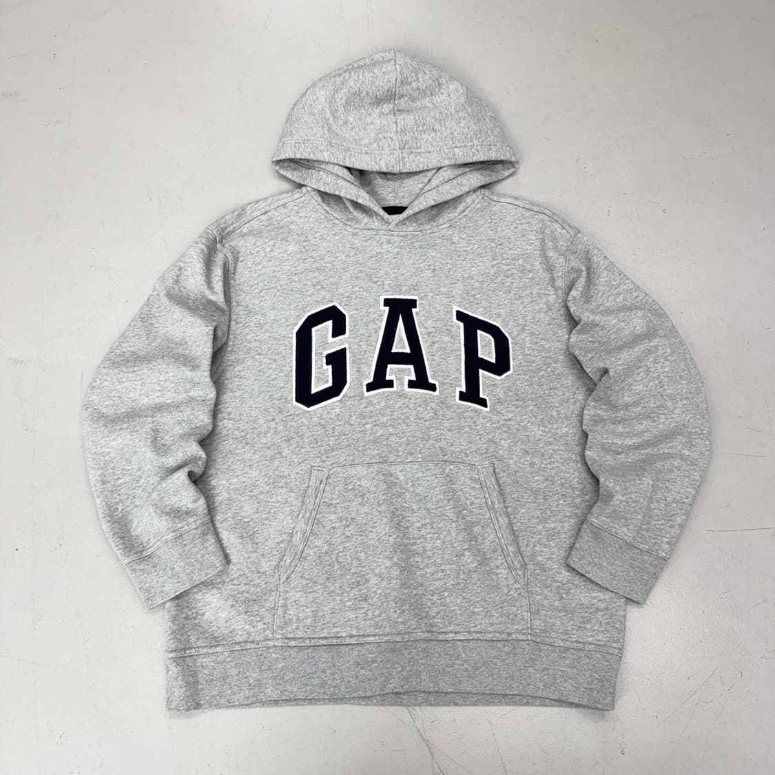갭 Y2K 빅로고 후드티 그레이 상품이미지2