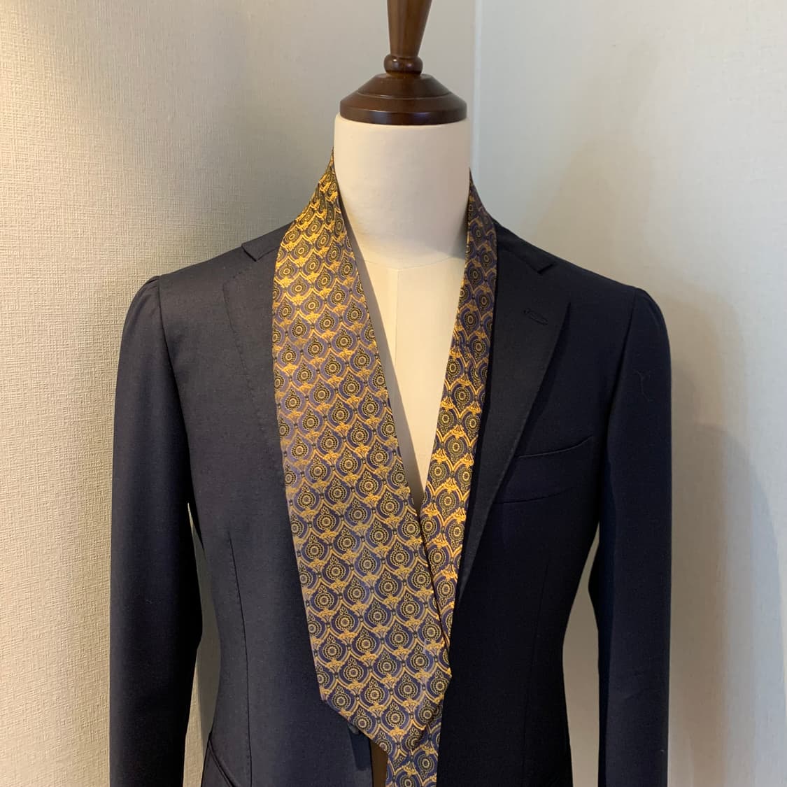 돌체앤가바나 명품넥타이 기하학적패턴 클래식 최상급 A+등급 9.2cm 상품이미지1