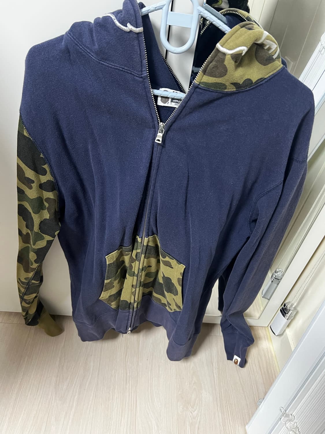 베이프 네이비 카모 후드집업 판매합니다 상품이미지1