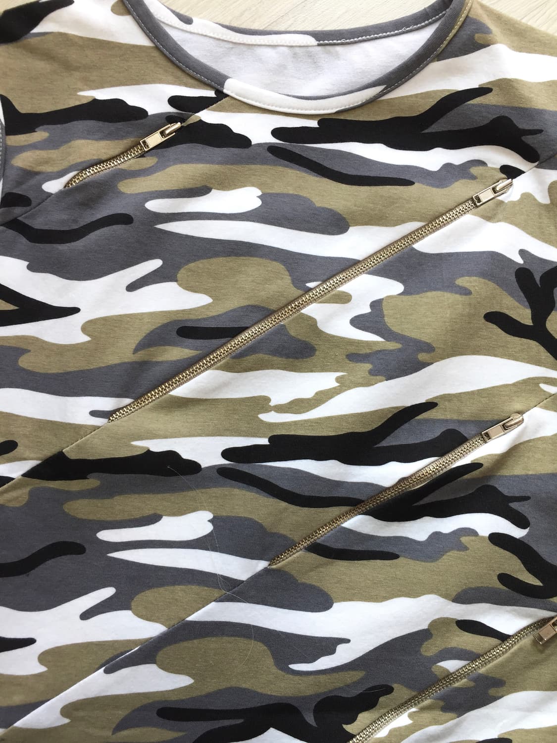 Camo Slant Zip Tank Top 상품이미지3
