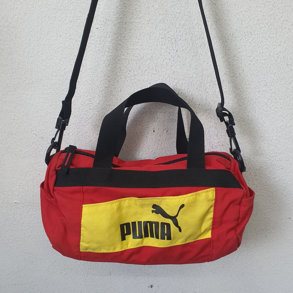 푸마 원형 빈티지 크로스백 상품이미지1