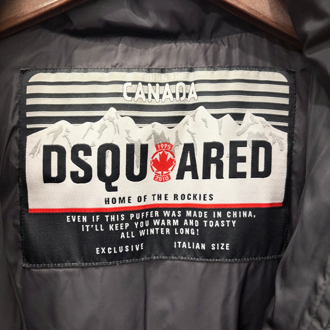 디스퀘어드2 다운 패딩 점퍼 후드 퍼 더블 지퍼 밑단 스트링 디테일 블랙 상품이미지8