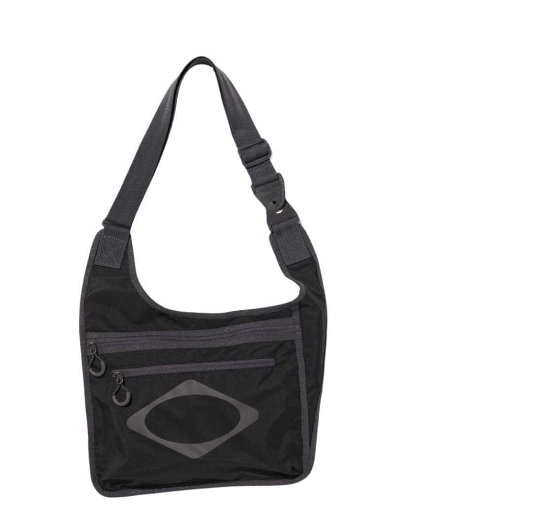 미스치프 라이트웨이트 플랫 크로스백 블랙 상품이미지1