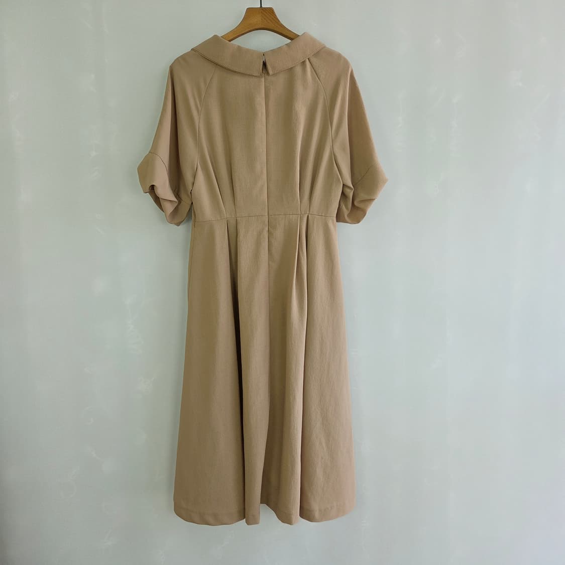 [LINE] 라인 베이지 플레어 원피스 여성 데일리 66 상품이미지2