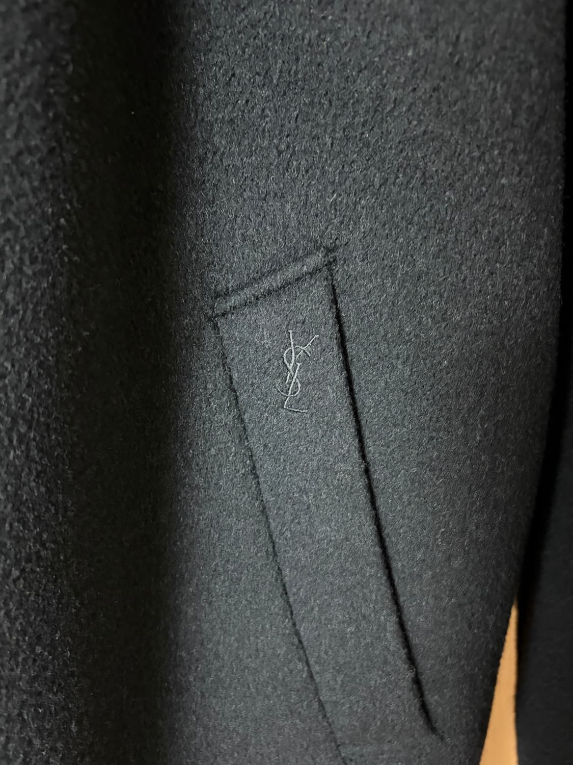 입생로랑 블랙 코트 상품이미지2