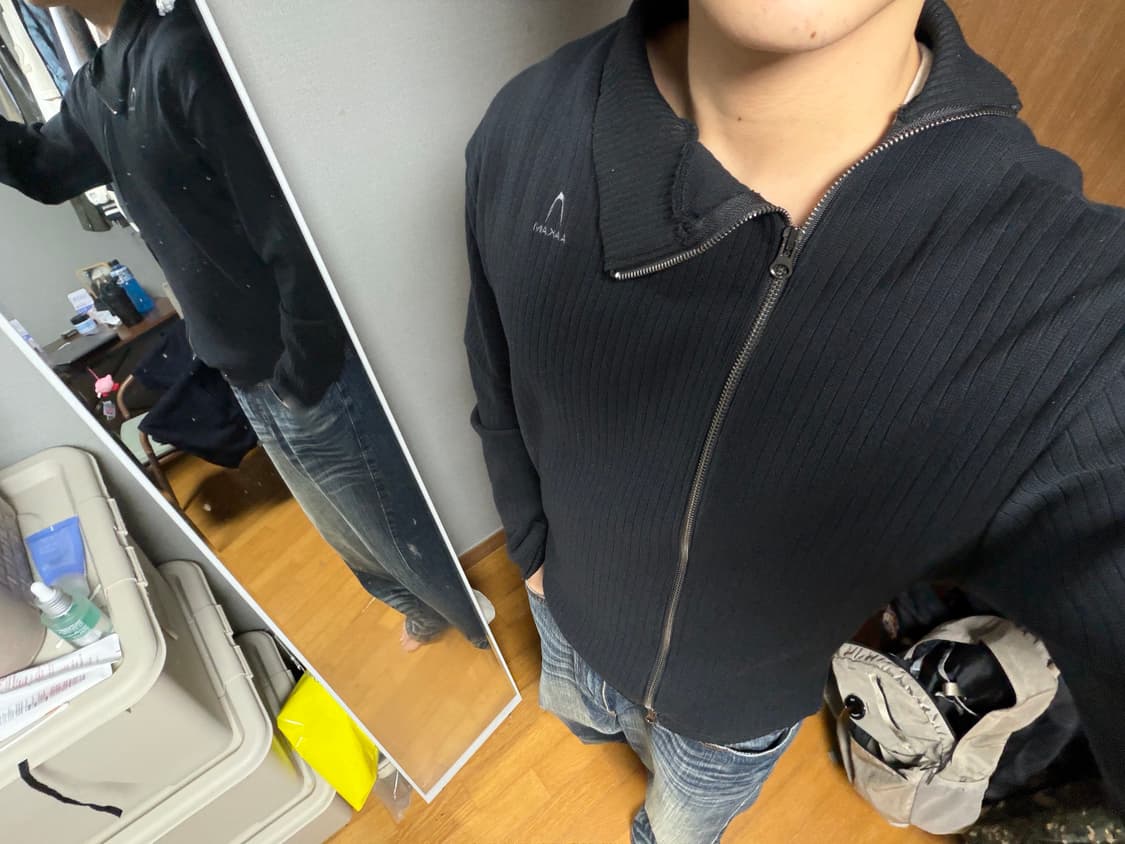 Aakam side neck zip-up 상품이미지1