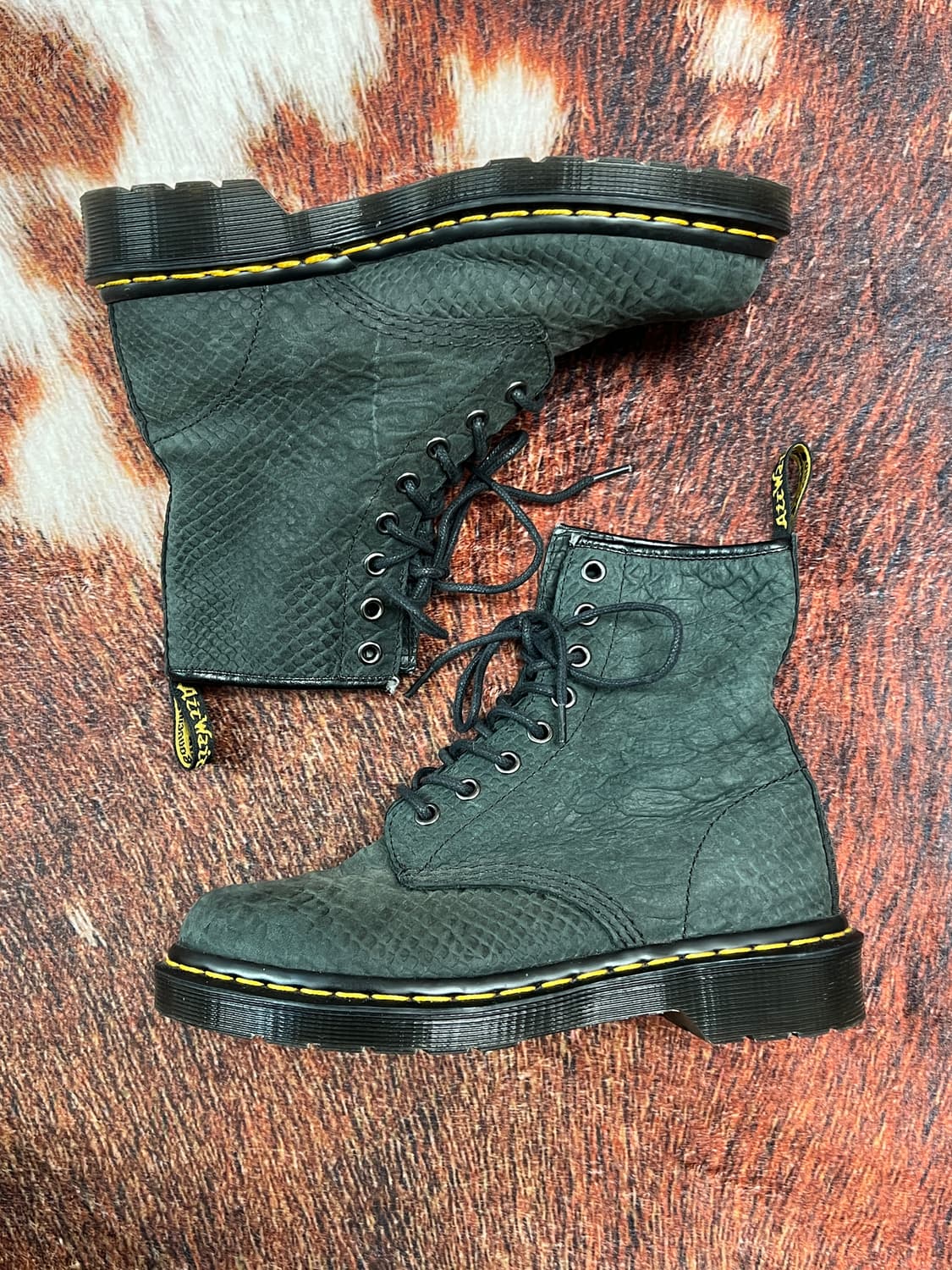 [235] 닥터마틴 1460 뱀피 패턴 워커 상품이미지1