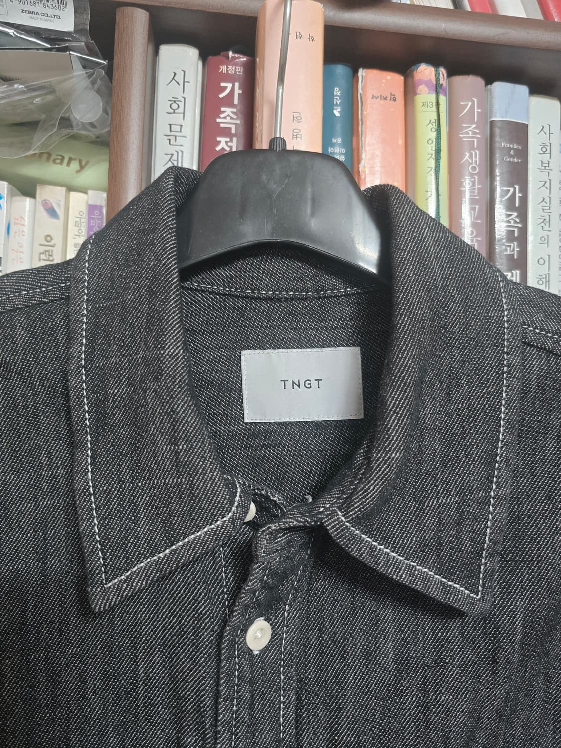 TNGT 워시그레이 오버핏 데님 하프셔츠 
100 상품이미지4