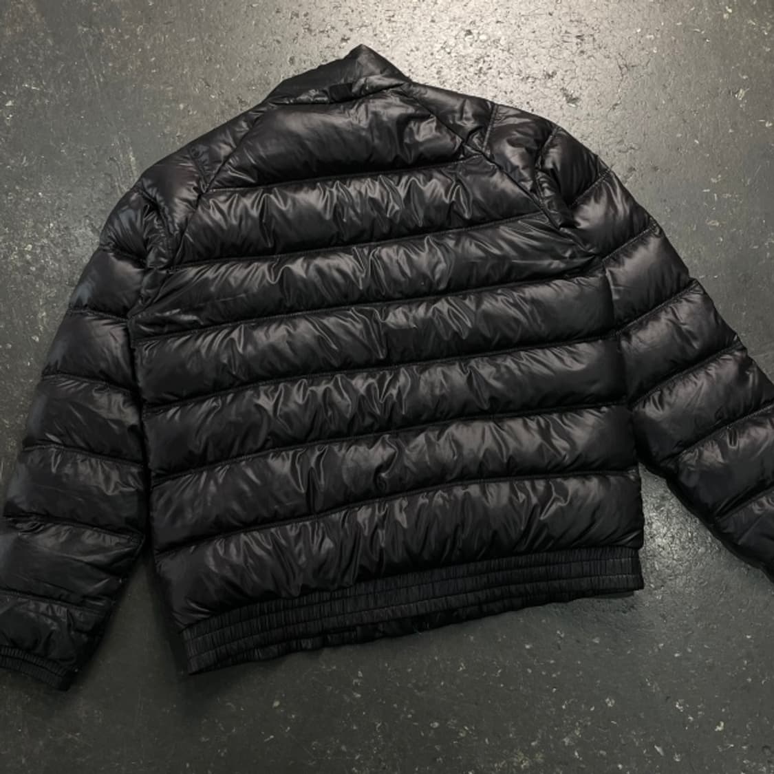 105 아디다스 유광 경량패딩  상품이미지5