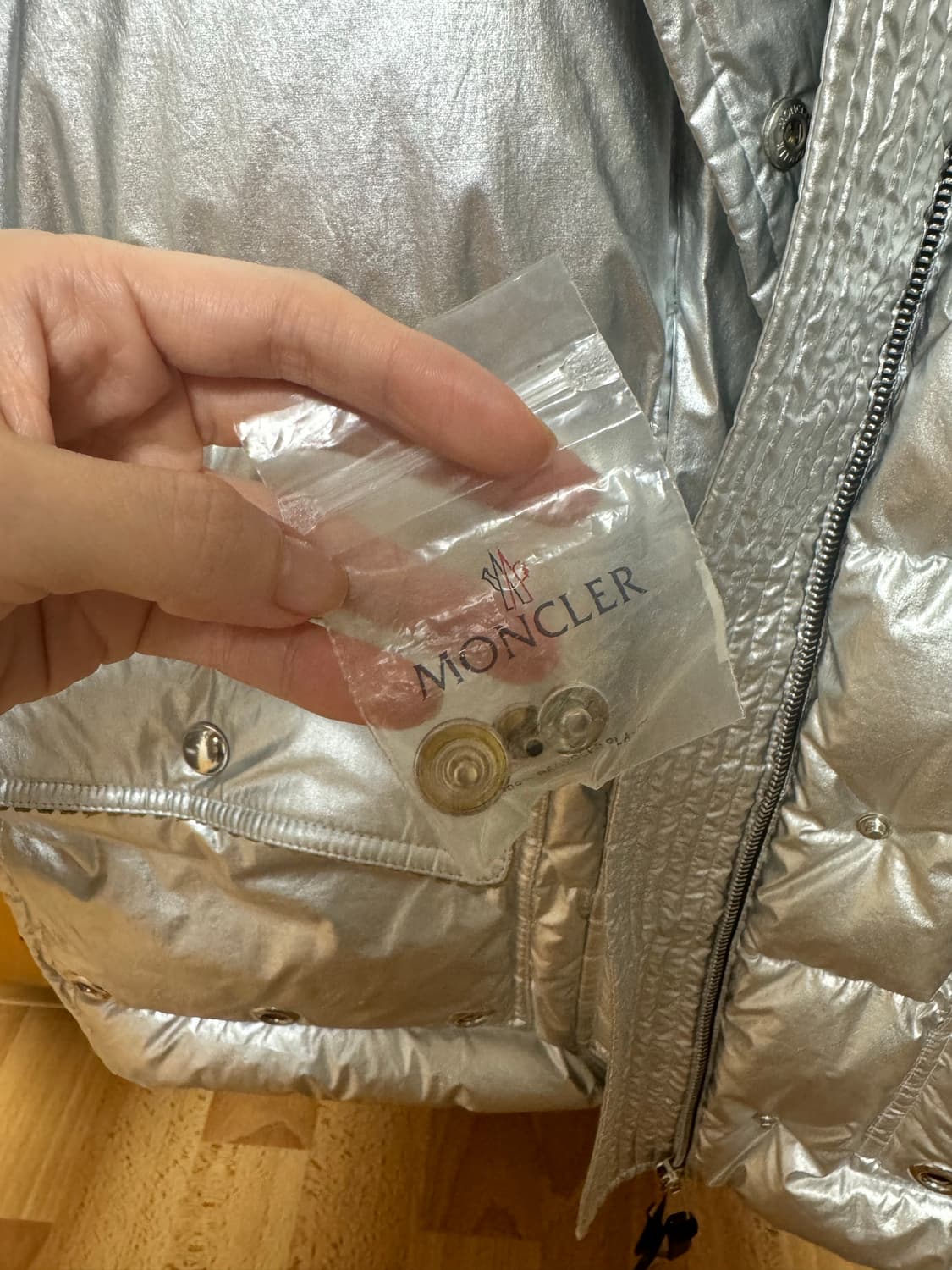 정가 310만 몽클레어 지니어스 1952 패딩(택달려있고 실착X) 상품이미지6