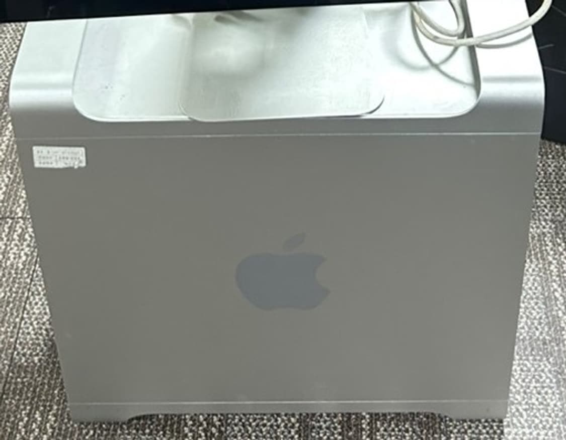 애플 Mac Pro 판매 합니다 상품이미지1