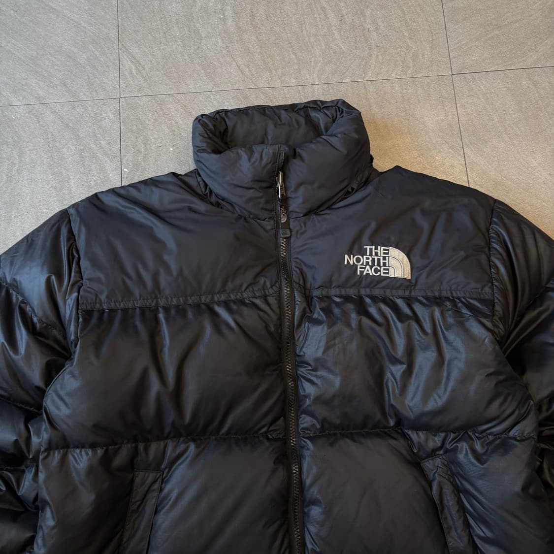 노스페이스 정품 블랙 눕시 700 패딩 상품이미지3