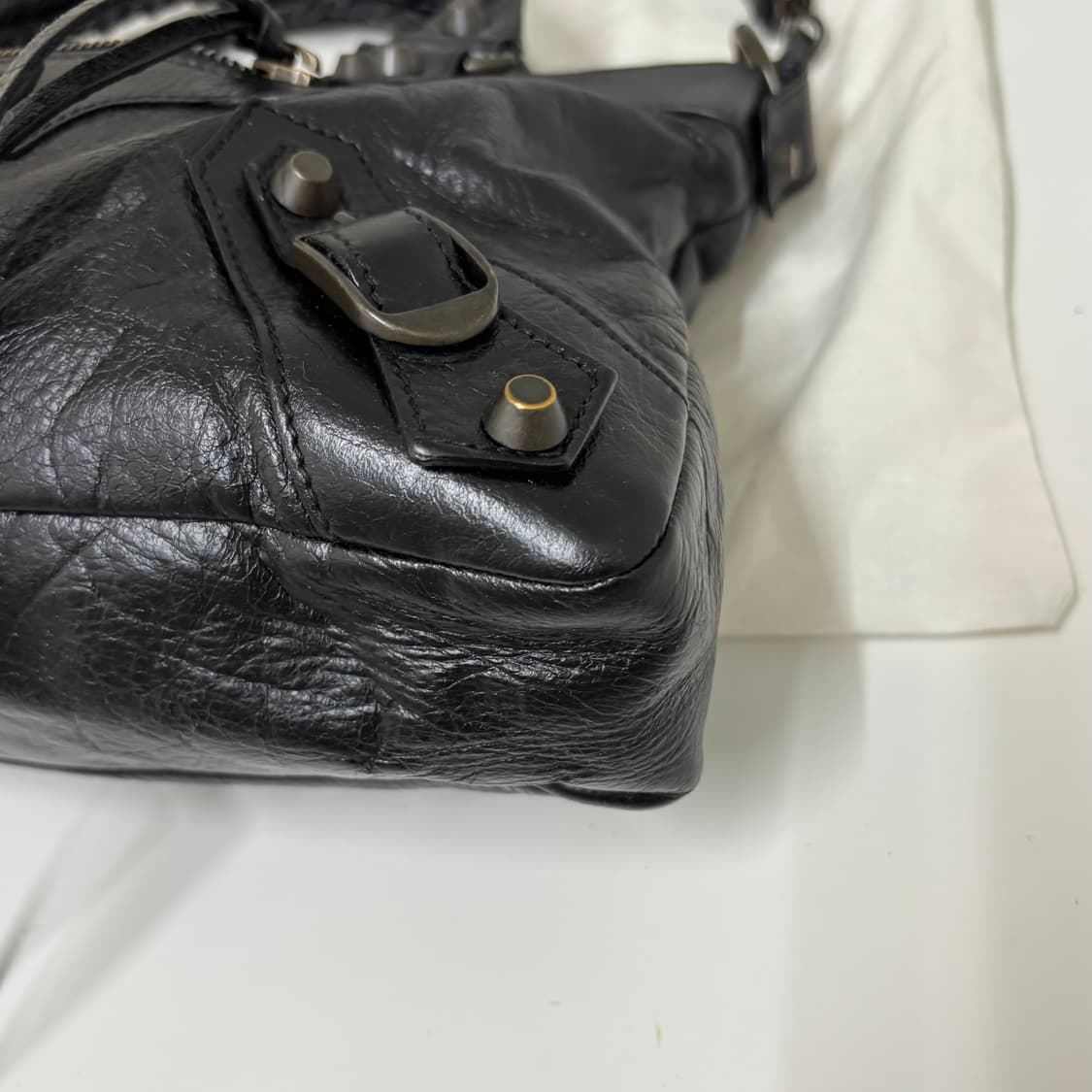 발렌시아가 모터백 클래식 퍼스트백 상품이미지4