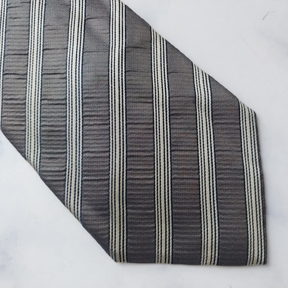 발렌시아가 레지멘탈 스트라이프 넥타이 9.5cm A+~A등급 K2801 상품이미지6