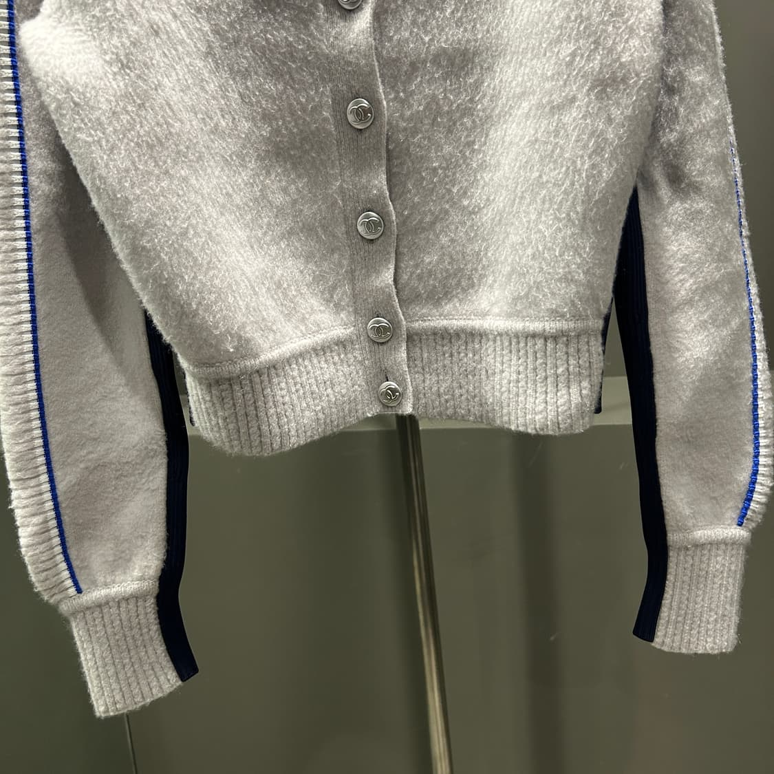 샤넬 코코네쥬 버튼 가디건 상품이미지3