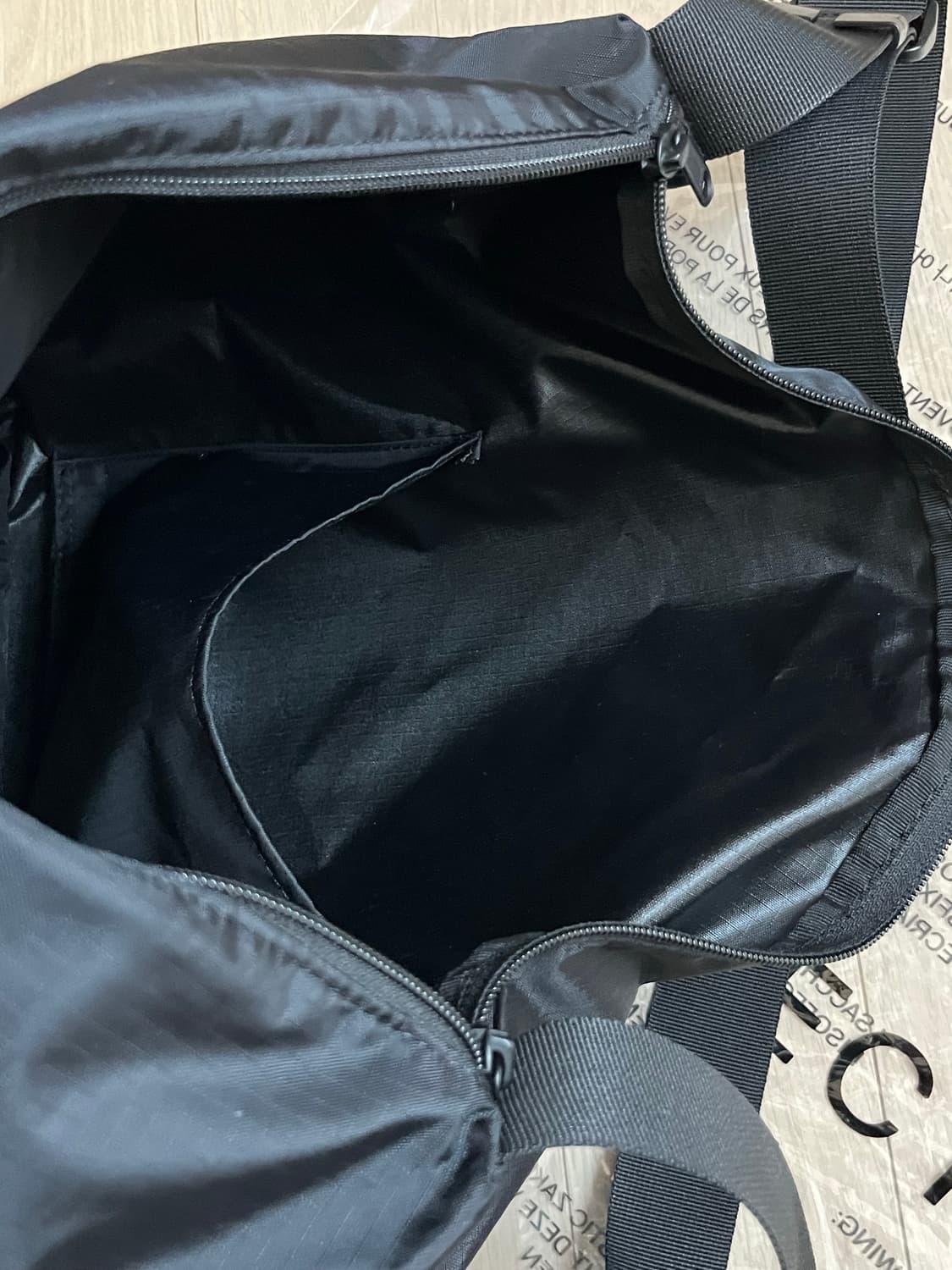 컨텐트먼트 크로스백 상품이미지3