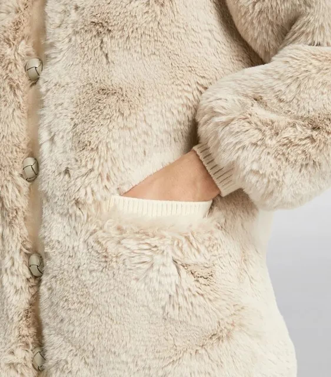 (새상품) 끌로디피에로 연베이지 인조 퍼코트 38사이즈 상품이미지4