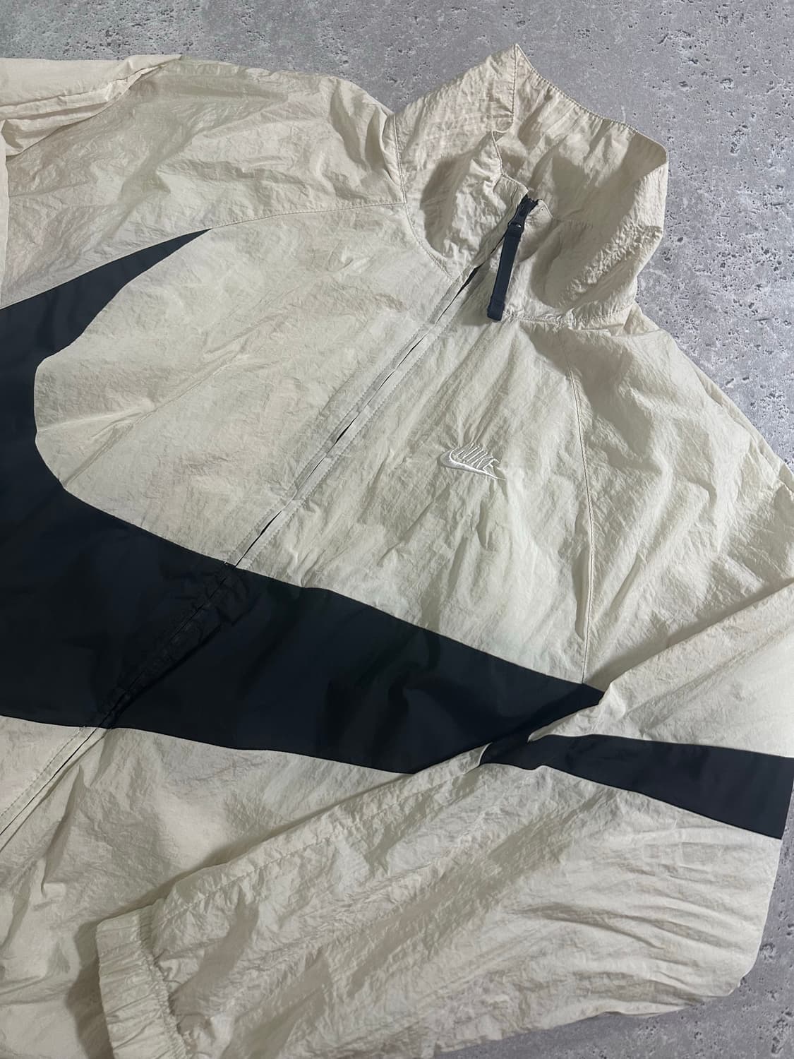 Nike 크림 빅 스우시 우븐 자켓 상품이미지1