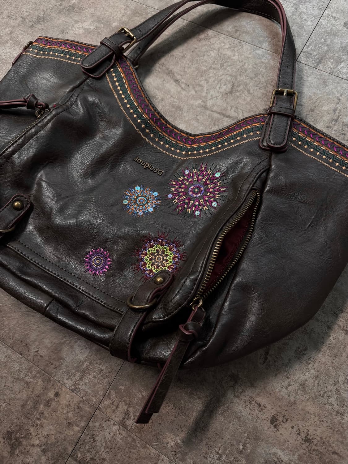 데시구알 자수 레더 숄더 백 상품이미지2