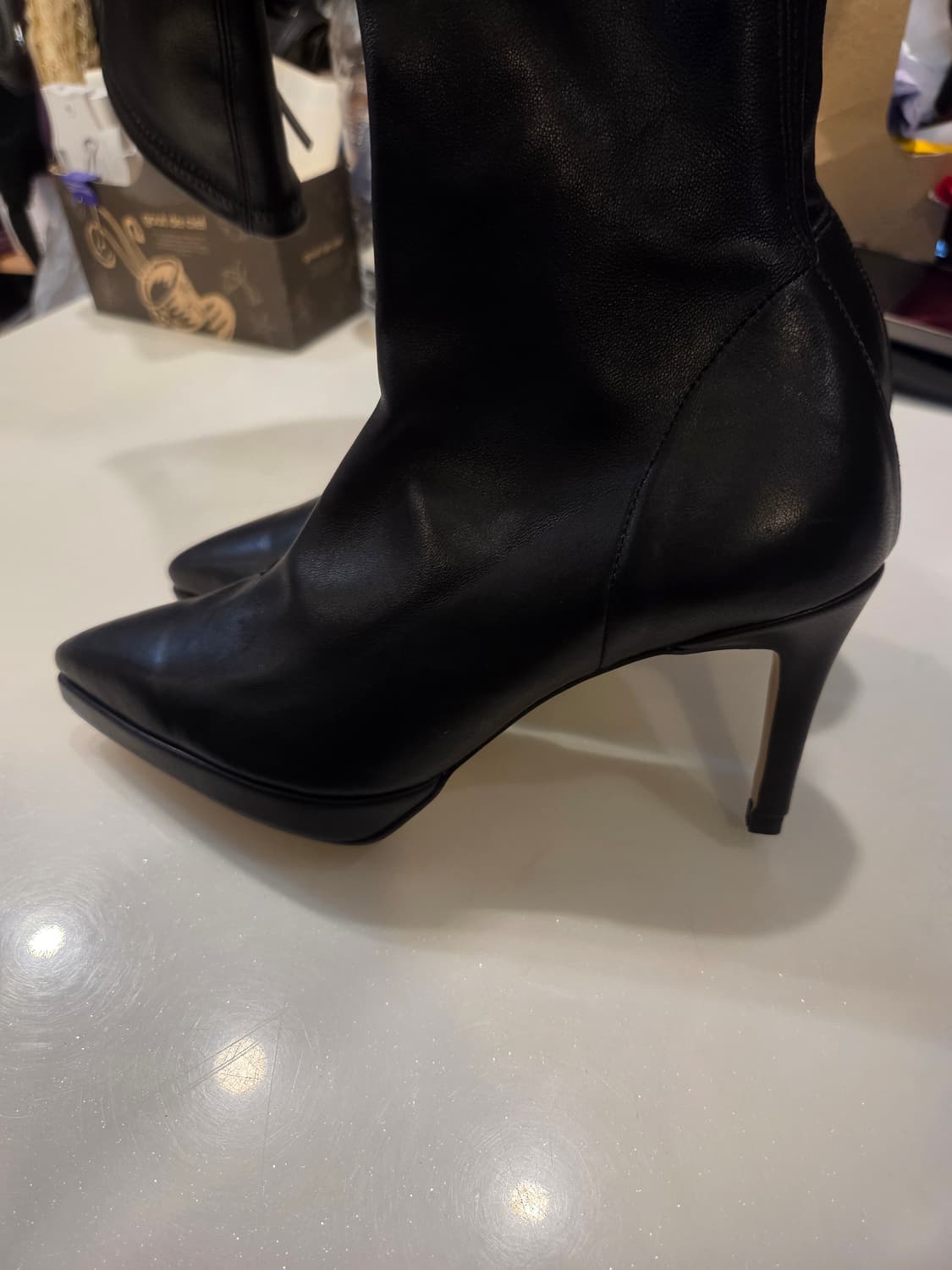 아떼바네사브루노 블랙롱부츠 상품이미지3