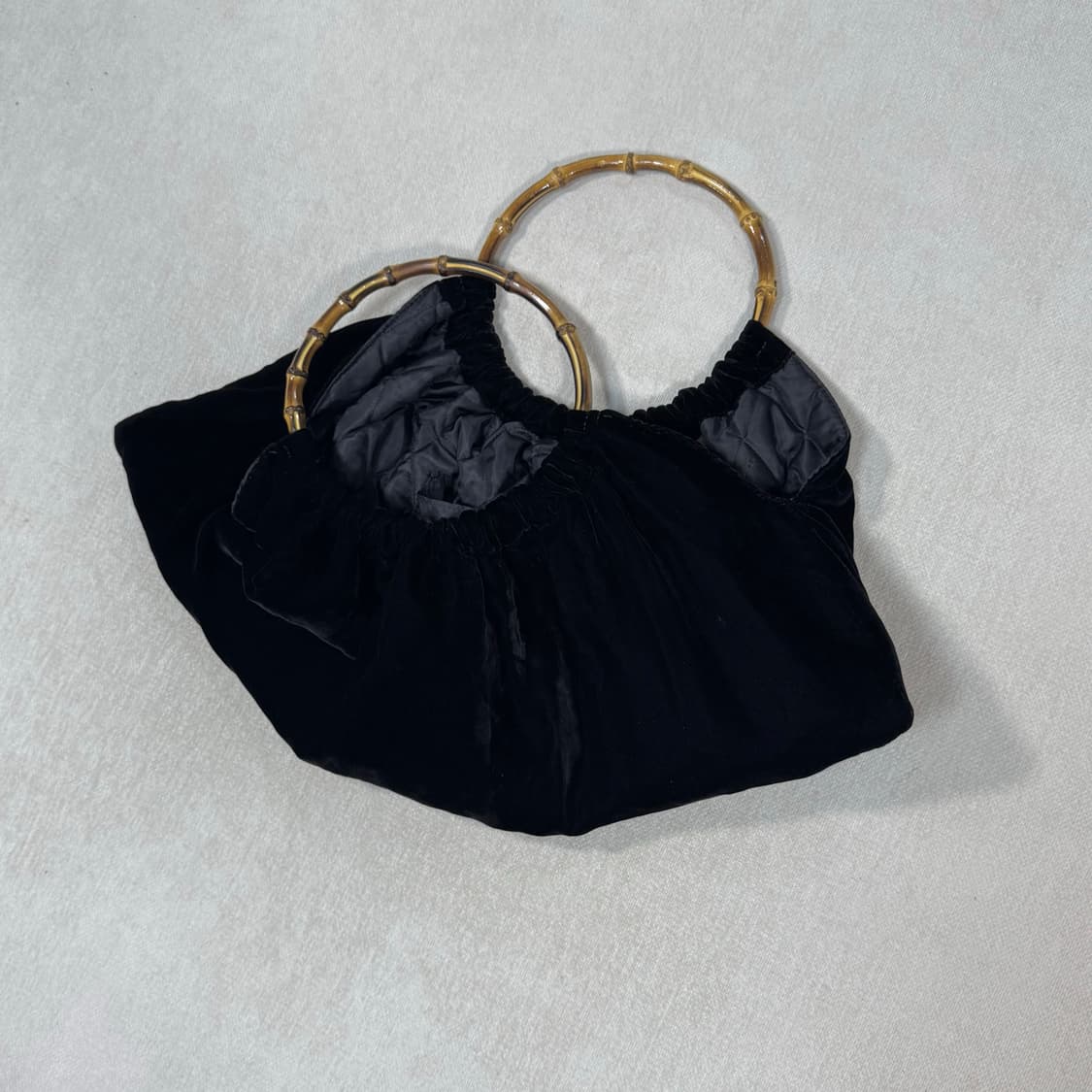 Black velvet ruched Tote shoulder bag 상품이미지4