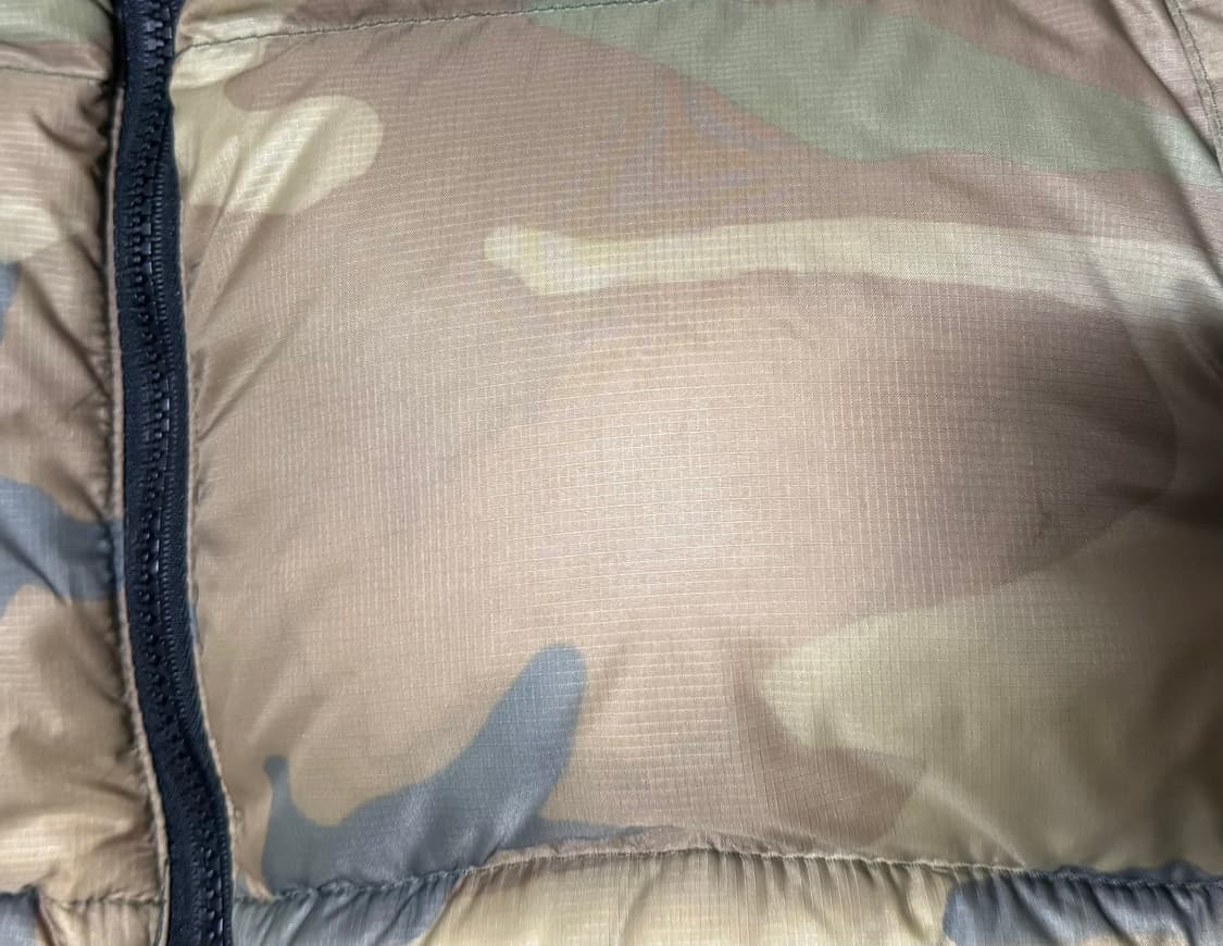 노스페이스 카모 센터로고 눕시 700 패딩 상품이미지6