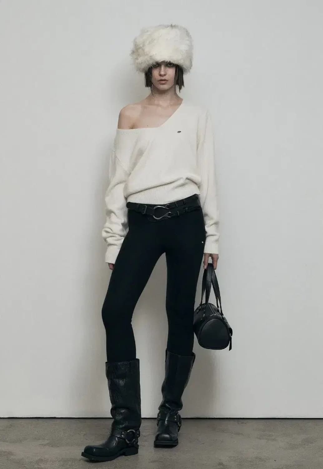 보헤미안서울 LOOSE FIT V-NECK WOOL KNIT 니트 상품이미지3