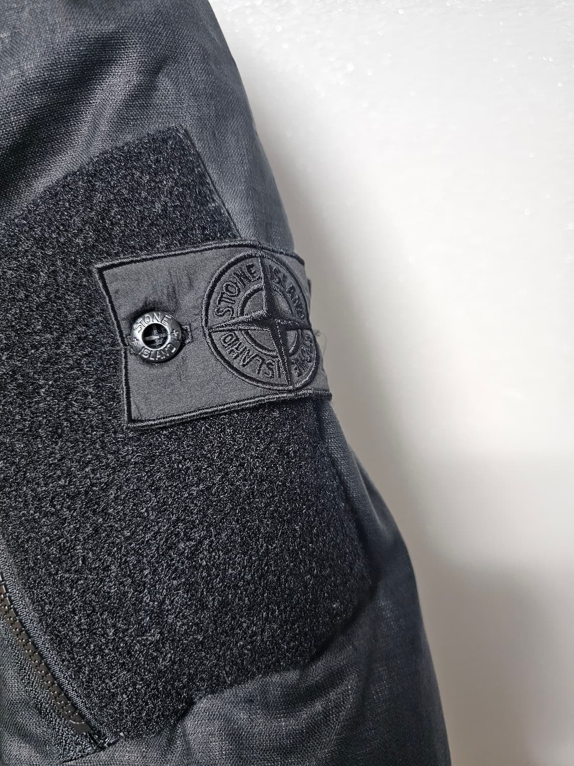 스톤아일랜드 쉐도우프로젝트 러버라이즈드 리넨 다운 패딩 자켓 상품이미지2