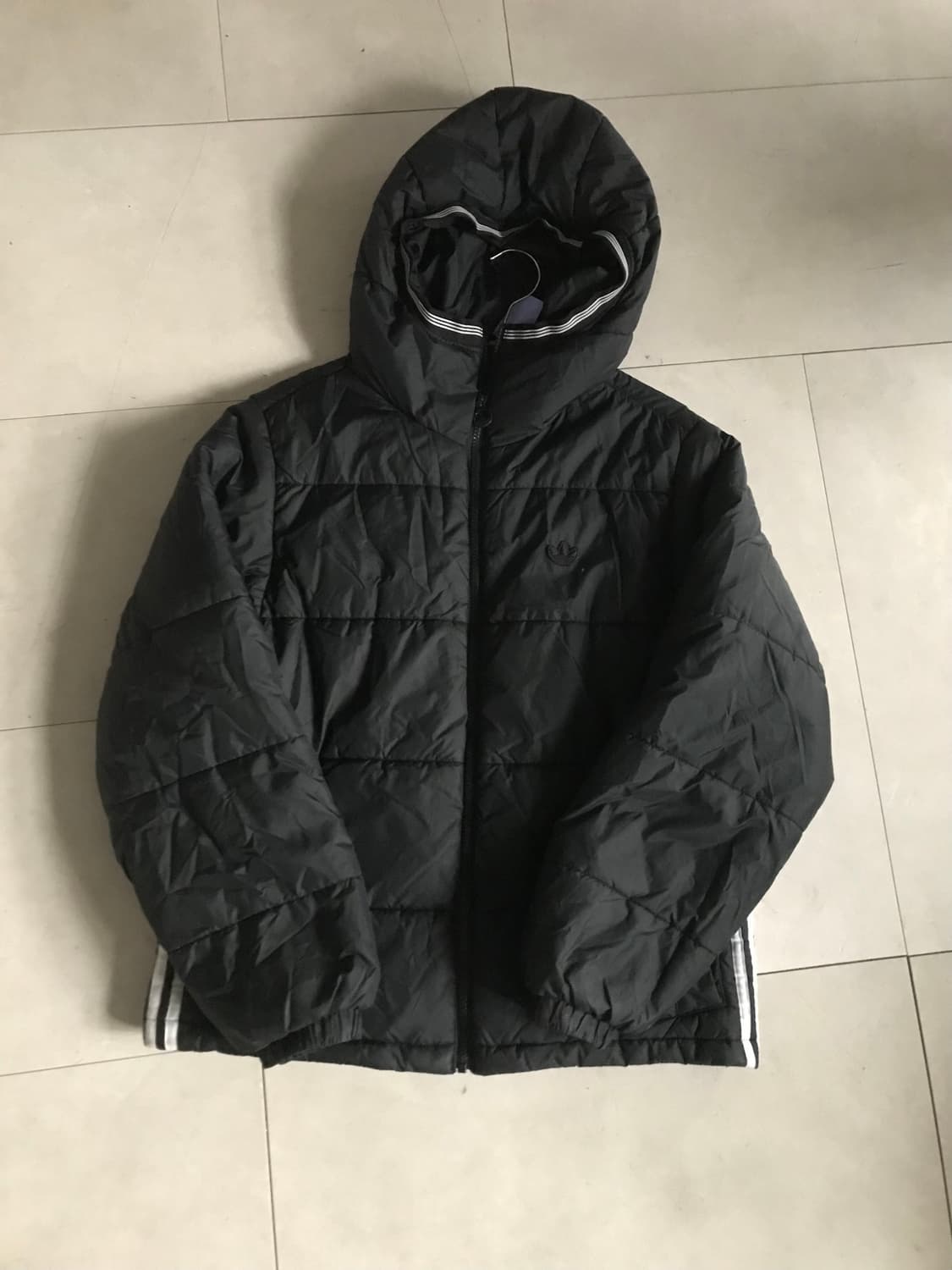 아디다스 블랙 파이어버드 후드 패딩 상품이미지7