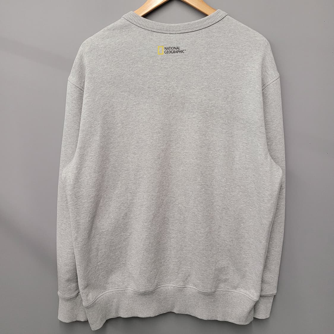 내셔널지오그래픽 맨투맨 그레이 상품이미지2