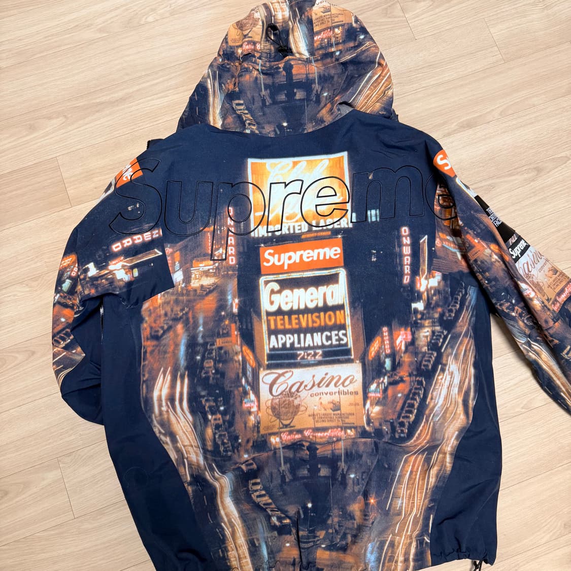 [L] 슈프림x노스페이스 타임스퀘어 테이프드 심 쉘 자켓 상품이미지2