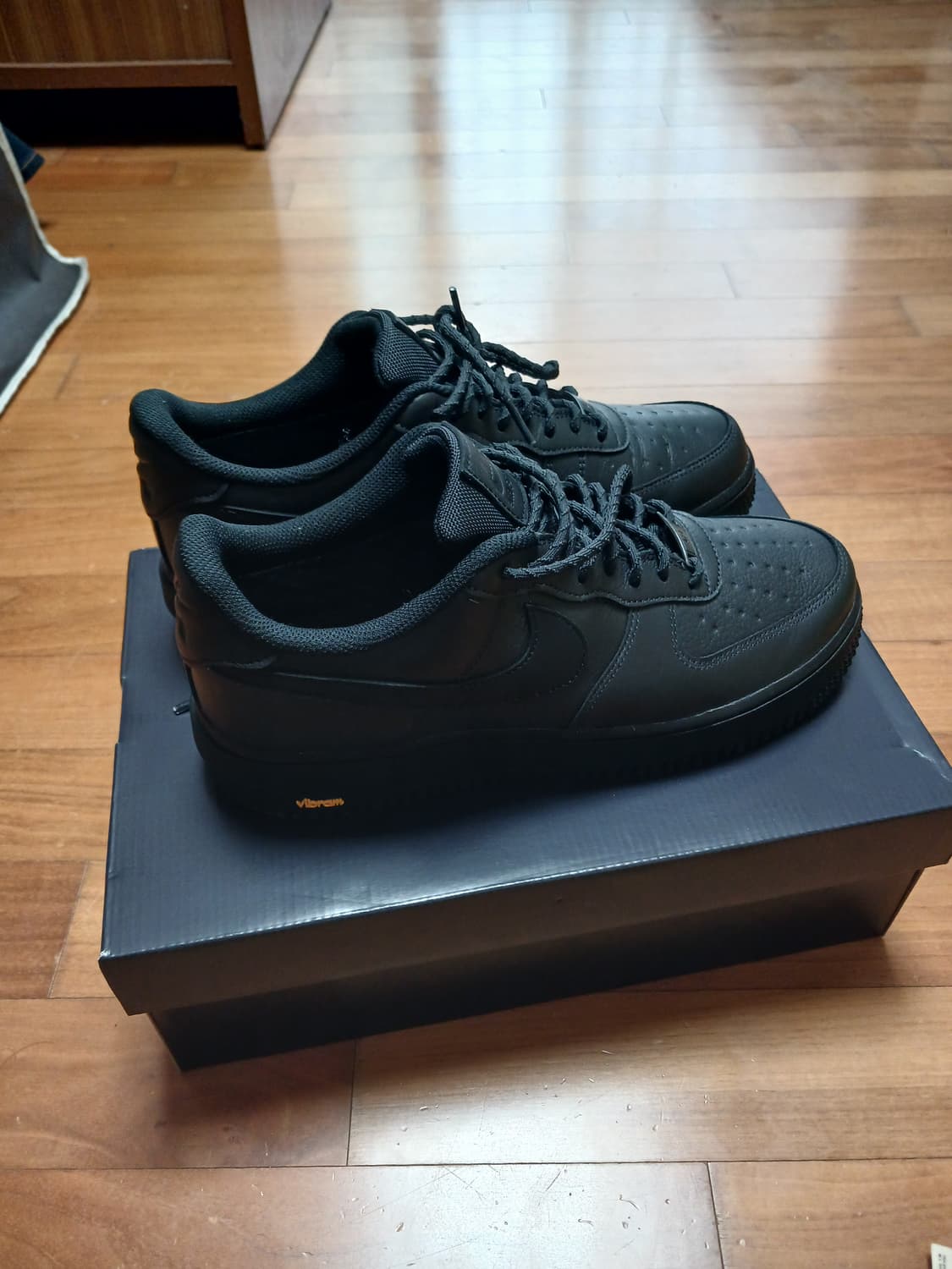 나이키 에어포스1 올블랙 비브람솔 고어텍스 270 상품이미지5