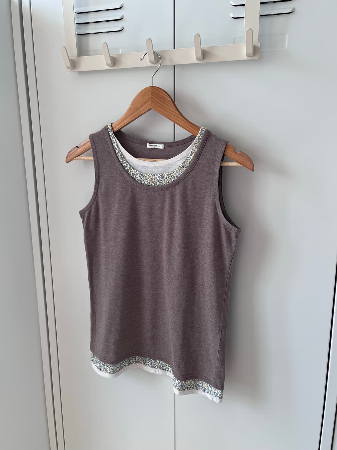 Comfortbasic 잔꽃 레이어드 슬리브리스 상품이미지8