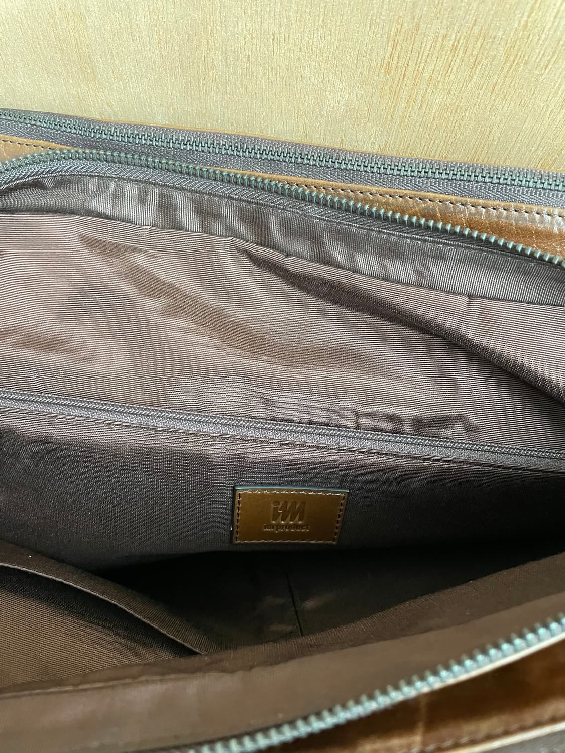 이세이미야케 레더 숄더백 상품이미지10