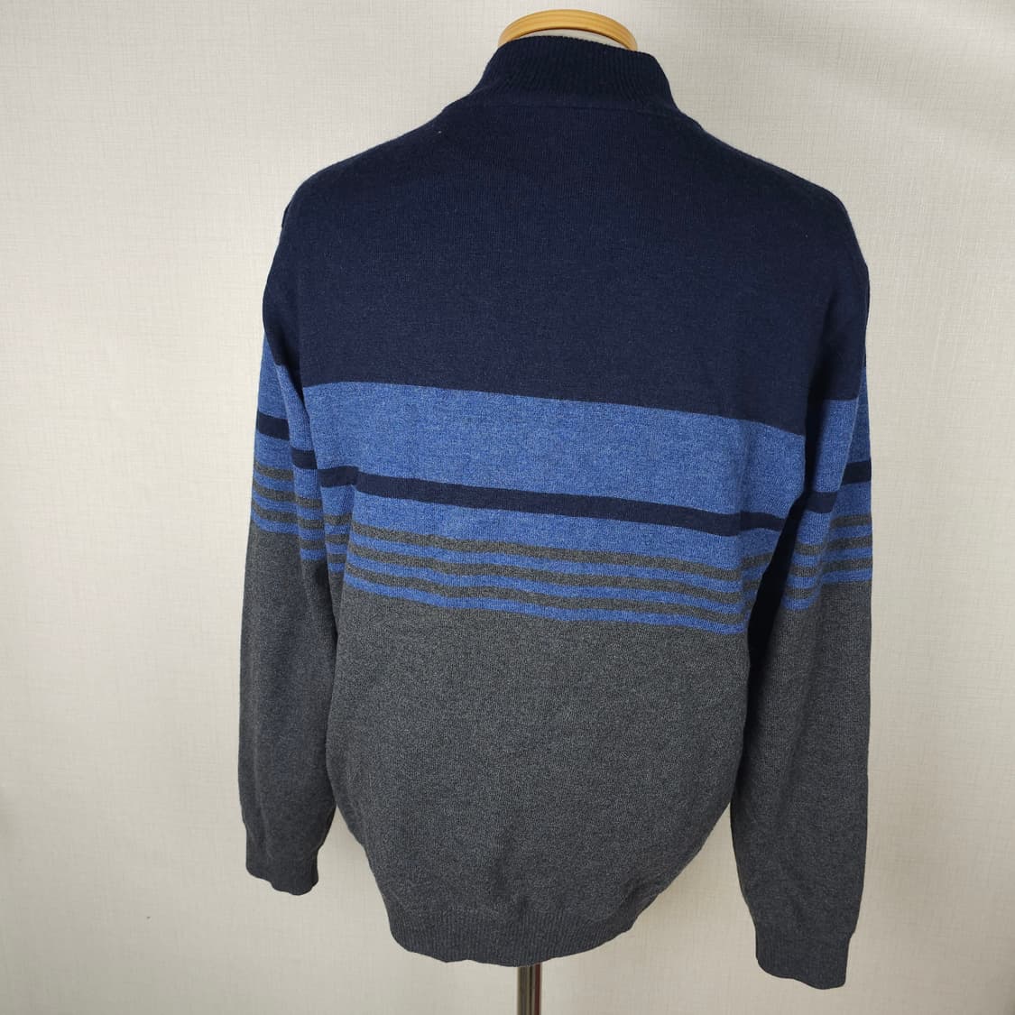 닥스 방풍 반집업니트티 남자105사이즈  상품이미지4