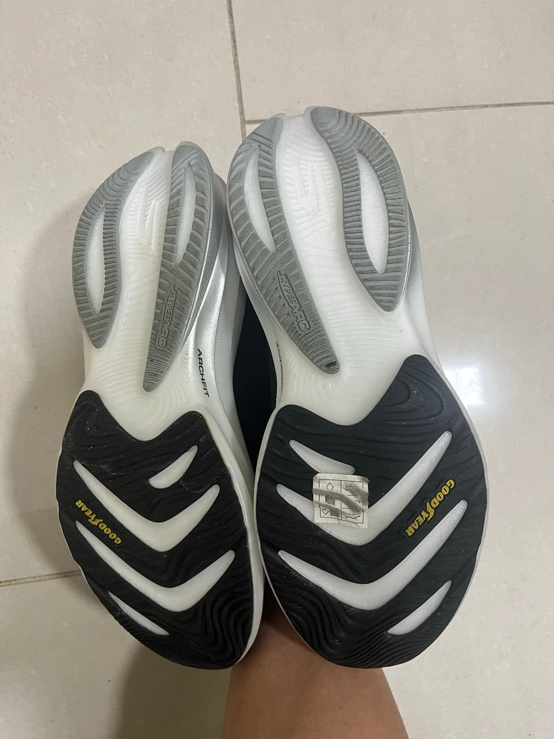 [NEW] 스케쳐스 고런 퍼시스트 카본 인퓨즈드 260 상품이미지4