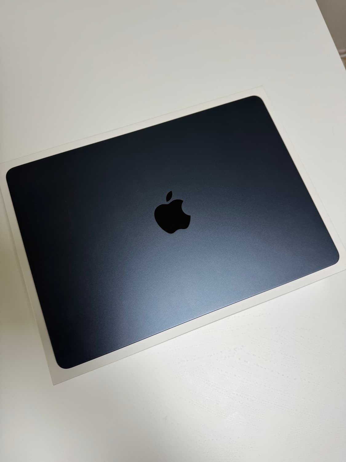 애플 맥북 에어 미드나이트 M2 256GB / 램 8GB 상품이미지1