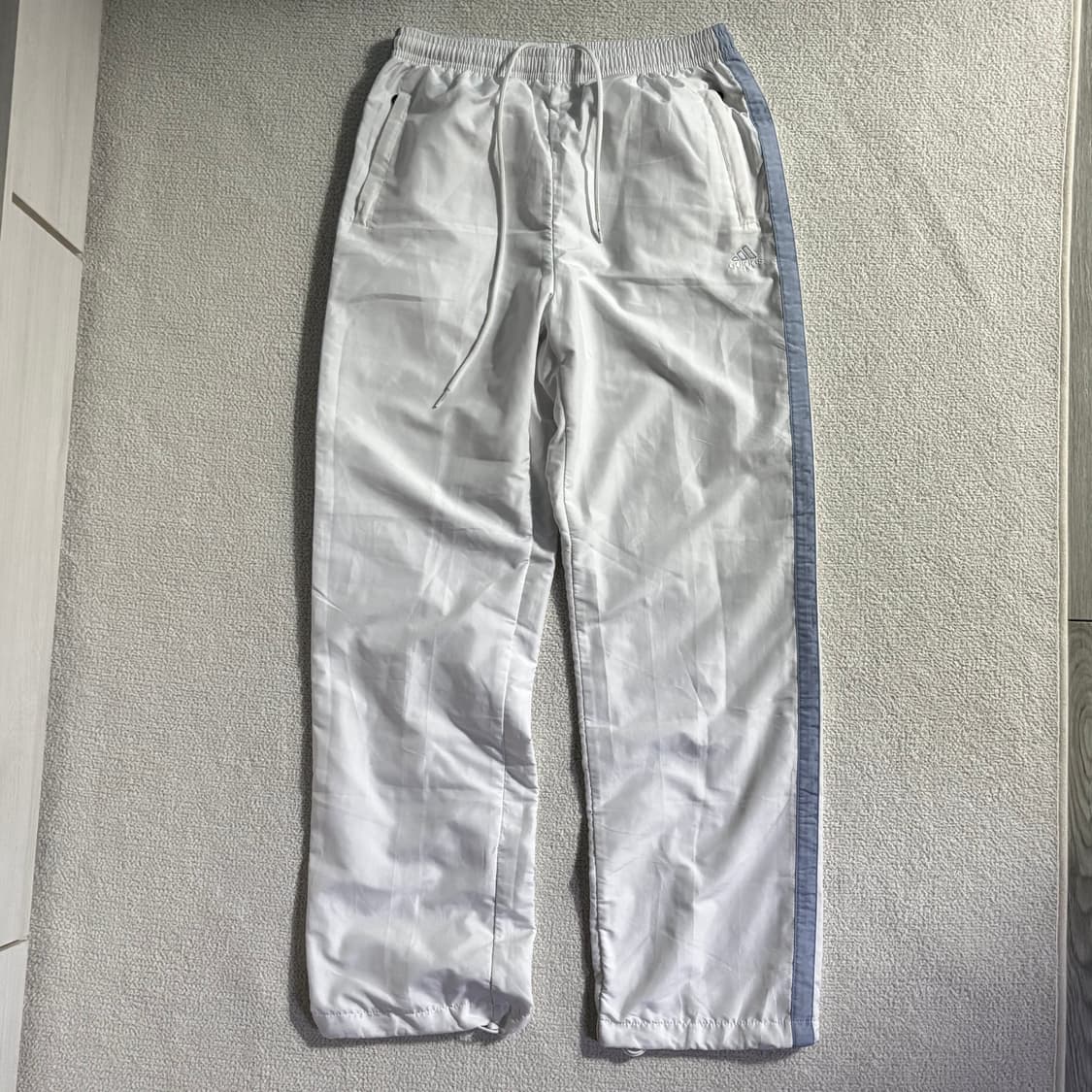 아디다스 유일매물 대장 올드스쿨 시나모롤깔 화이트 바스락 츄바 상품이미지1