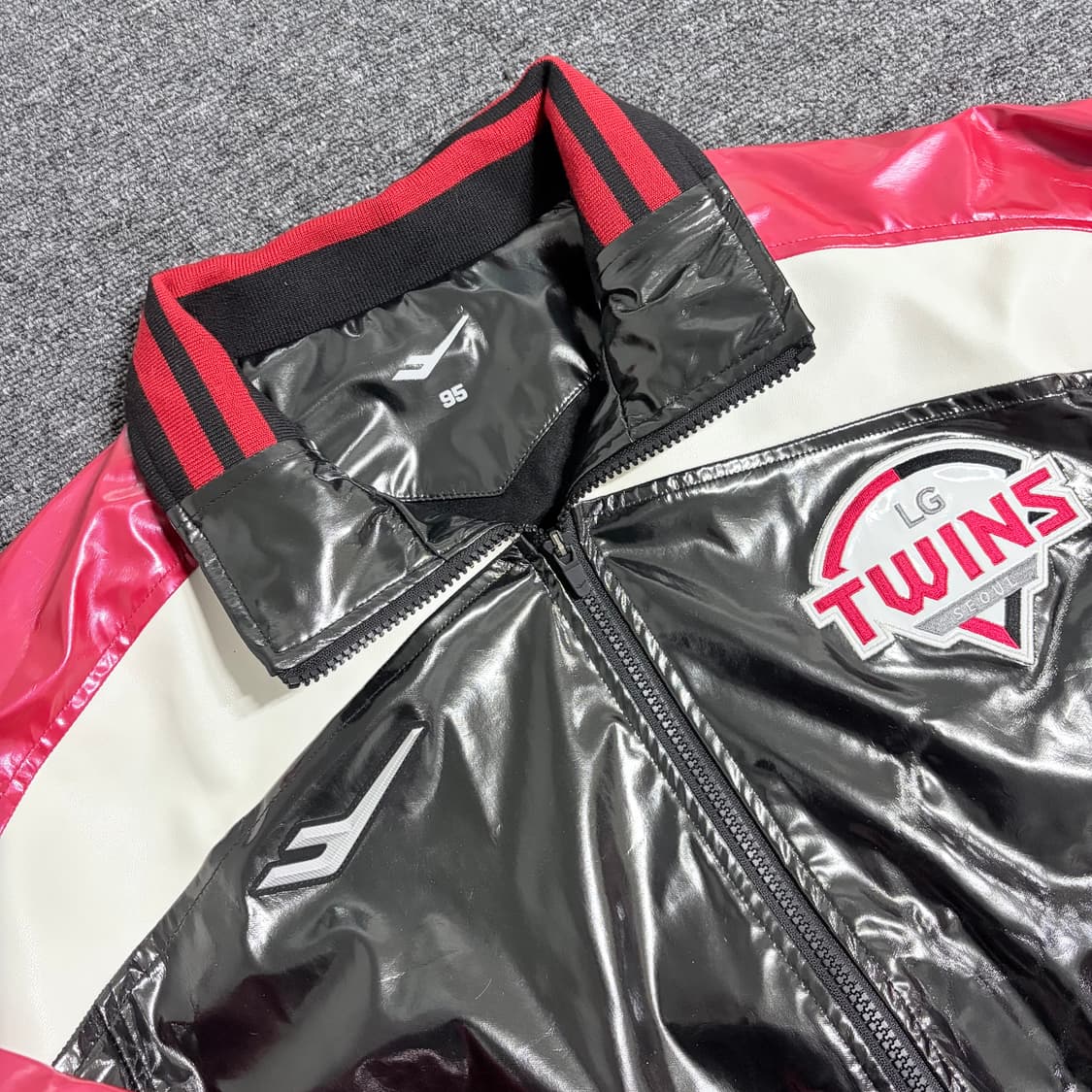 프로스펙스 LG 트윈스 어센틱 유광 점퍼 상품이미지3