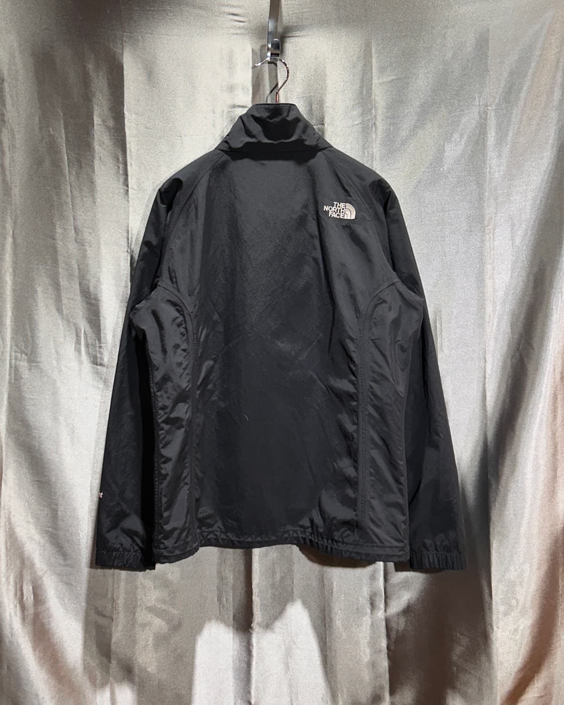 L 노스페이스 하이넥 미니멀 블랙 바람막이 상품이미지3