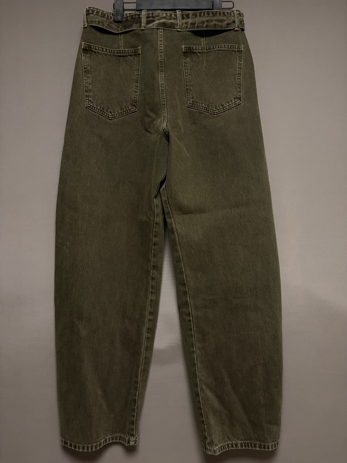 [M] 25FW 르메르 트위스티드 벨티드 데님 moss green 상품이미지3