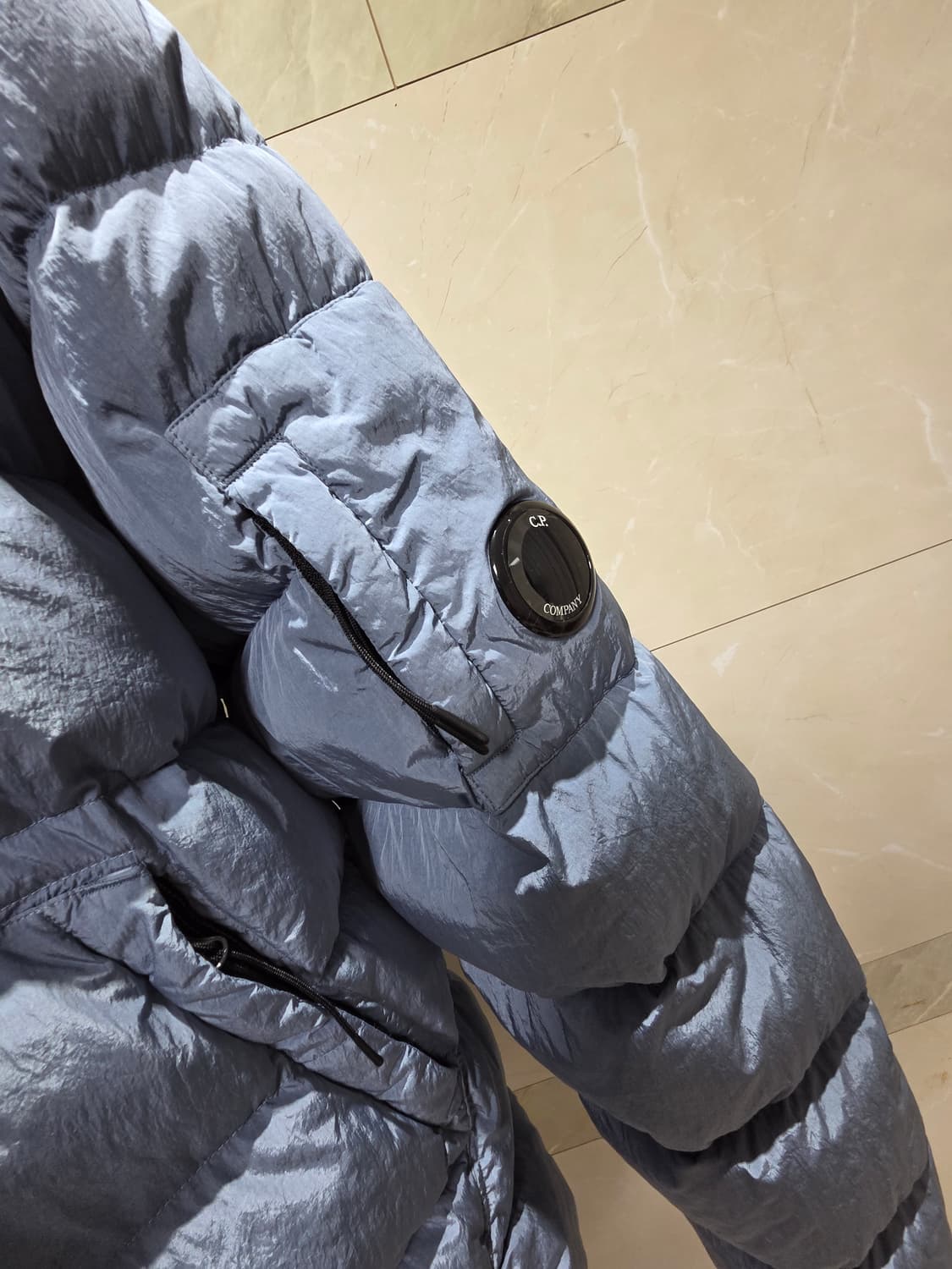 새상품) cp컴퍼니 크롬r 패딩 상품이미지3